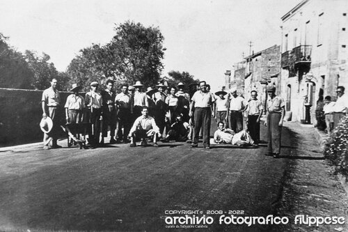 1953-lavori-di-bitumazione-della-via-Nazionale-olivarella